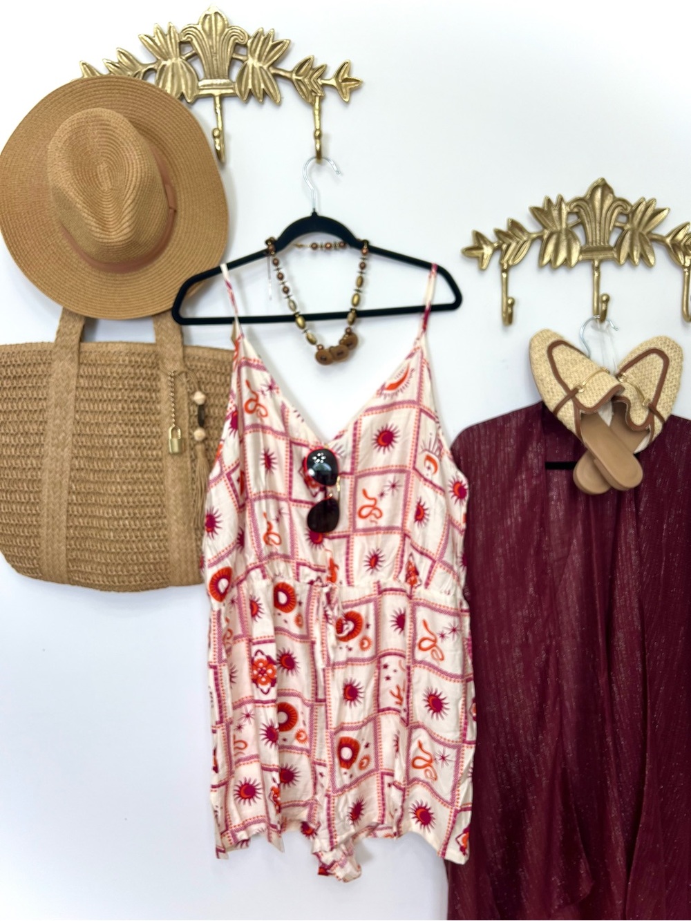 🆕Celestial Sleeveless Printed Romper in Cream & Red XL ptp 25” l 35”